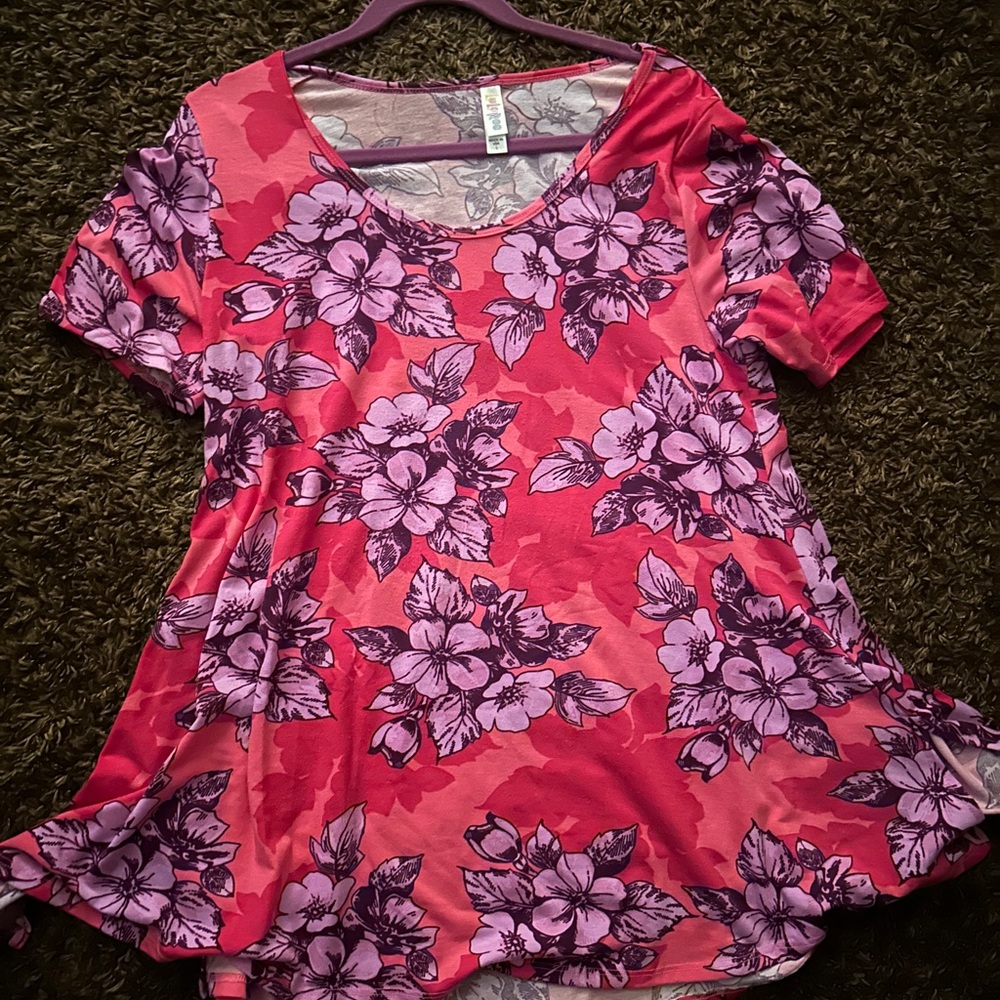 Lularoe perfect tee